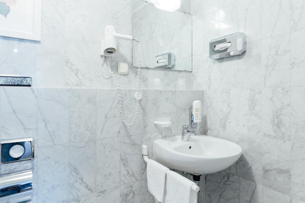 Das Kleine Hotel In Ruhiger Stadtlage Wiesbaden Zewnętrze zdjęcie